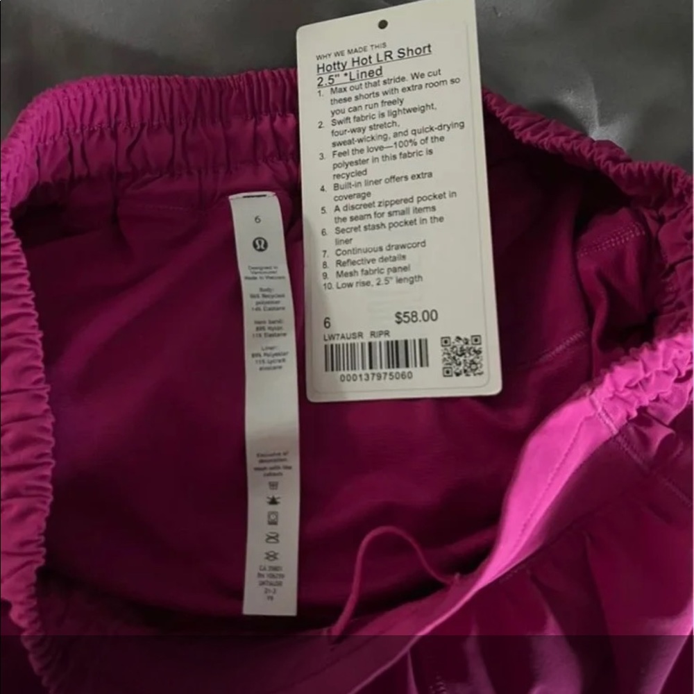Lululemon hotty hot shorts size 6 2.5